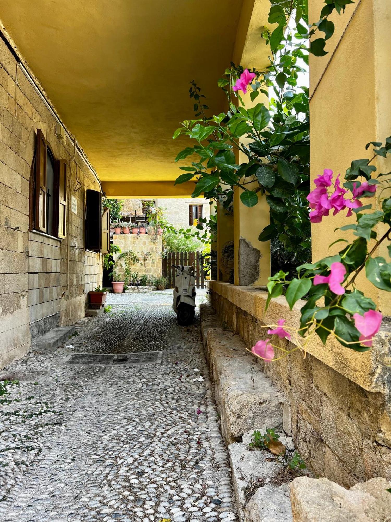 The Knight And The Pomegranate - Luxury Medieval Villa Rhodes City Exteriér fotografie